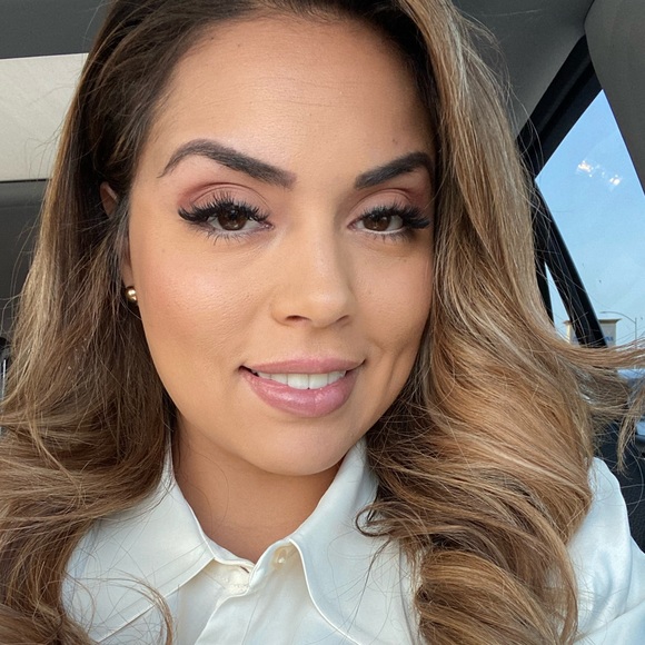 Meet your Posher, Andrea - Picture 1 of 1